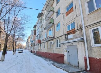 Продажа трехкомнатной квартиры, 58.1 м2, посёлок городского типа Новошахтинский, Ленинская улица, 1