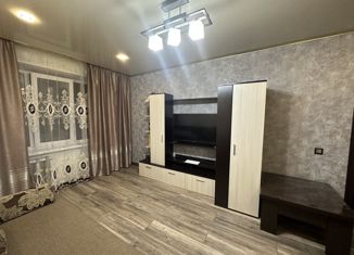 Продаю 2-ком. квартиру, 47 м2, Белокуриха, улица Академика Мясникова, 18