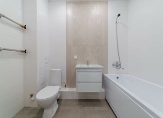 Продается 2-комнатная квартира, 63 м2, Нижний Новгород, улица Героя Советского Союза Сафронова, 13, метро Заречная