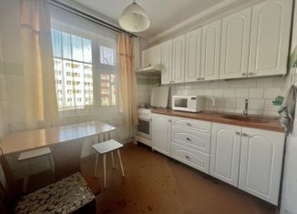 Продается 2-комнатная квартира, 46 м2, Кунгур, улица Мамонтова, 26