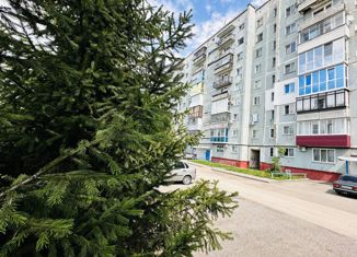 Продажа трехкомнатной квартиры, 64.7 м2, Ленинск-Кузнецкий, Кольчугинский проспект, 5