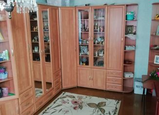 Продаю 1-ком. квартиру, 31.4 м2, Луга, проспект Кирова, 83