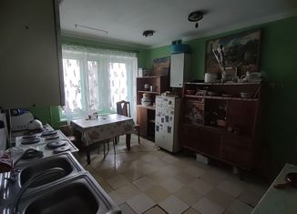 Продаю комнату, 98 м2, Волгоградская область, улица Хользунова, 12