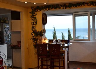 Продажа 3-ком. квартиры, 60 м2, посёлок городского типа Гурзуф, улица Подвойского, 26