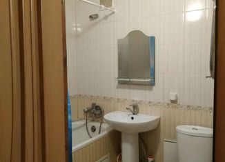 Продаю 2-ком. квартиру, 47.5 м2, Симферополь, улица Дмитрия Ульянова, 8, Центральный район