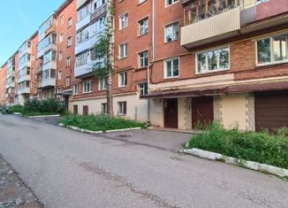 2-ком. квартира на продажу, 47 м2, Воткинск, улица Мичурина, 9