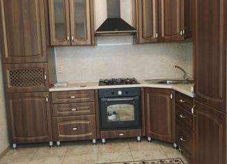 Продажа 3-ком. квартиры, 80 м2, Владикавказ, Северо-Западный округ, проспект Доватора, 93