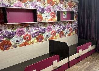 Продаю 3-ком. квартиру, 65 м2, Сосновоборск, улица 9-й Пятилетки, 3