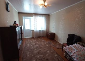 Продается двухкомнатная квартира, 44.1 м2, рабочий посёлок Комсомольский, 1-й микрорайон, 25