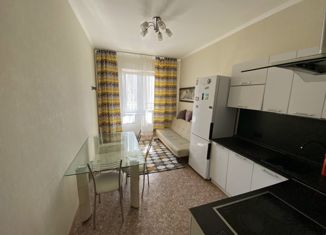 Продам 1-ком. квартиру, 39 м2, поселок городского типа Правдинский, Степаньковское шоссе, 39
