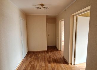 Продаю 2-ком. квартиру, 60.8 м2, Кинель, улица 27-го Партсъезда, 16к2