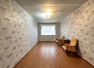 Продается трехкомнатная квартира, 53.5 м2, село Киргиз-Мияки, улица Комарова, 14