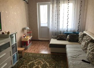 Продаю 4-ком. квартиру, 74.9 м2, Элиста, 6-й микрорайон, 3, 6-й микрорайон