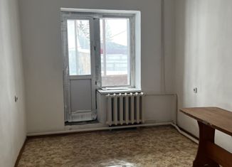 Продаю двухкомнатную квартиру, 47.6 м2, село Чурапча, улица Макарова, 7