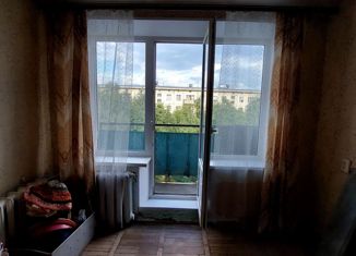 Трехкомнатная квартира на продажу, 55 м2, Мурманская область, улица Бредова, 21