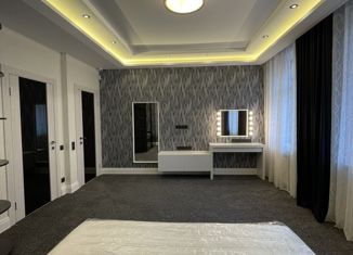 Продам трехкомнатную квартиру, 120 м2, Казань, Меридианная улица, 1, Ново-Савиновский район