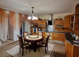 Продаю четырехкомнатную квартиру, 227.1 м2, Бердск, Изумрудный городок, 2