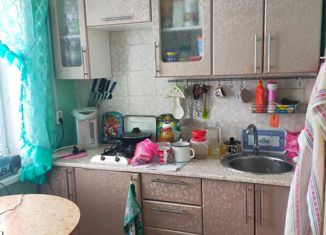 Продаю 2-комнатную квартиру, 45 м2, посёлок Новоомский, Целинная улица, 4