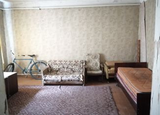 Продается 3-ком. квартира, 72 м2, Щёкино, Заводская улица, 3