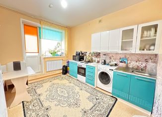 Продам трехкомнатную квартиру, 76.1 м2, Тюменская область, Сибирская улица, 192