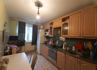 Продается 2-комнатная квартира, 55 м2, Санкт-Петербург, улица Бадаева, 7, улица Бадаева
