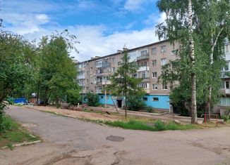 Продается 4-ком. квартира, 60 м2, Боровичи, Ленинградская улица, 91