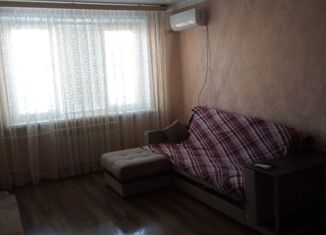 Продаю 3-комнатную квартиру, 62.1 м2, Оренбургская область, улица Беляева, 2А