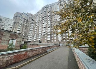 Продам трехкомнатную квартиру, 104.1 м2, Санкт-Петербург, аллея Поликарпова, 2, метро Пионерская