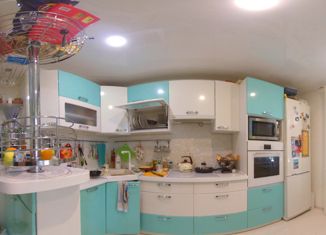 Продается трехкомнатная квартира, 82 м2, Домодедово, Набережная улица, 14