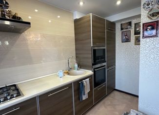 Четырехкомнатная квартира на продажу, 67.3 м2, Глазов, улица Пряженникова, 25