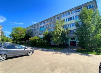 Продается трехкомнатная квартира, 72 м2, деревня Михали, улица Гагарина, 17