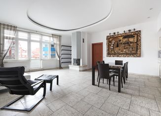 Продажа трехкомнатной квартиры, 117 м2, Москва, Весковский переулок, 3, метро Новослободская