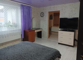 2-комнатная квартира на продажу, 77.2 м2, поселок Октябрьский, улица Чапаева, 11