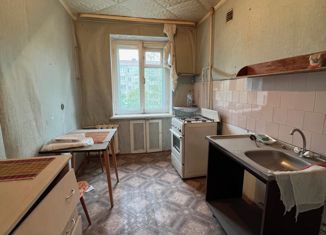 Продажа трехкомнатной квартиры, 60 м2, Алексин, Дубравная улица, 38