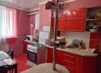 Двухкомнатная квартира на продажу, 63.7 м2, село Сновицы, Центральная улица, 76Б