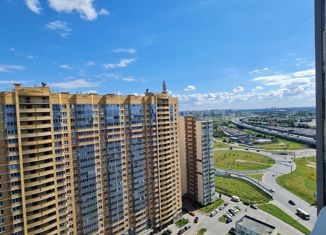 Продаю 2-ком. квартиру, 50.37 м2, Мурино, Охтинская аллея, 12, ЖК Мой Город