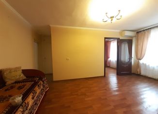 Продаю 3-ком. квартиру, 52 м2, Махачкала, улица Чайковского, 6А, Кировский район