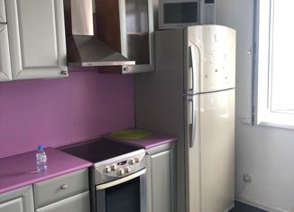 Продам 2-ком. квартиру, 55 м2, Москва, улица Барышиха, 50, улица Барышиха