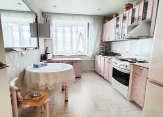 3-комнатная квартира на продажу, 65 м2, Большой Камень, улица Академика Курчатова, 8