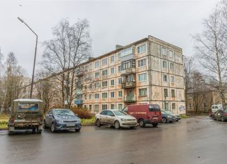3-комнатная квартира на продажу, 63 м2, Петрозаводск, улица Маршала Мерецкова, 24, район Голиковка