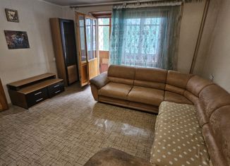 2-комнатная квартира в аренду, 49 м2, Омск, улица Дмитриева, 15