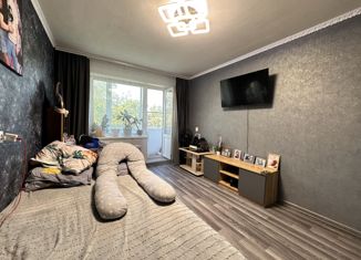 Продается двухкомнатная квартира, 47 м2, Канск, улица Революции, 6