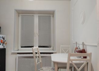 Продаю 1-комнатную квартиру, 21 м2, Волжский, улица Горького, 33