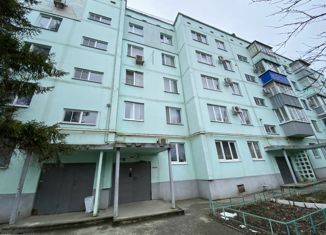 Продам 4-комнатную квартиру, 77.5 м2, Таганрог, улица Толбухина, 8