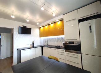 2-ком. квартира на продажу, 69.7 м2, Белоусово, улица Гурьянова, 13