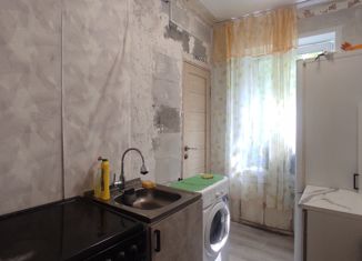 Продажа трехкомнатной квартиры, 44.9 м2, Новокузнецк, улица Хитарова, 46