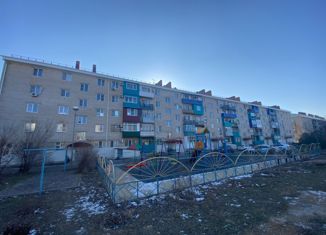 Продаю 2-ком. квартиру, 47 м2, Элиста, 3-й микрорайон, 3-й микрорайон, 24