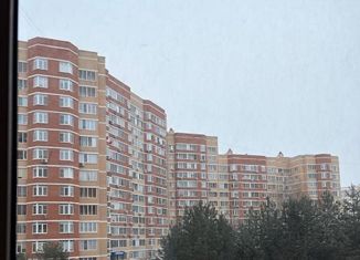 Продам 2-ком. квартиру, 85 м2, поселок Знамя Октября, микрорайон Родники, 4