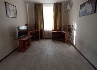 Продаю 2-ком. квартиру, 55.8 м2, Волгоград, проспект имени В.И. Ленина, 22, Центральный район