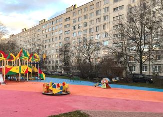 Продам 1-ком. квартиру, 29 м2, Санкт-Петербург, Пловдивская улица, 2, Пловдивская улица